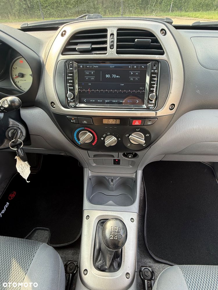 Toyota RAV4 - 18