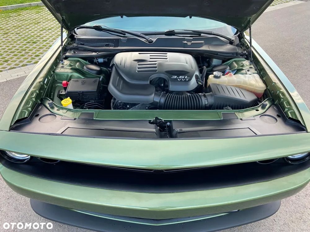 Dodge Challenger - 21