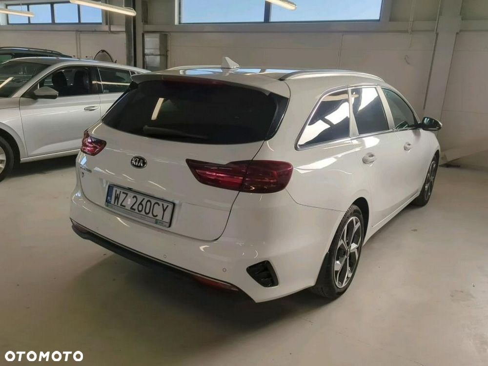 Kia Ceed - 4