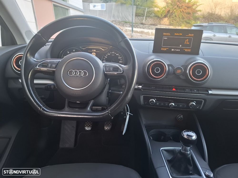 Audi A3 Limousine 1.6 TDI Advance - 11