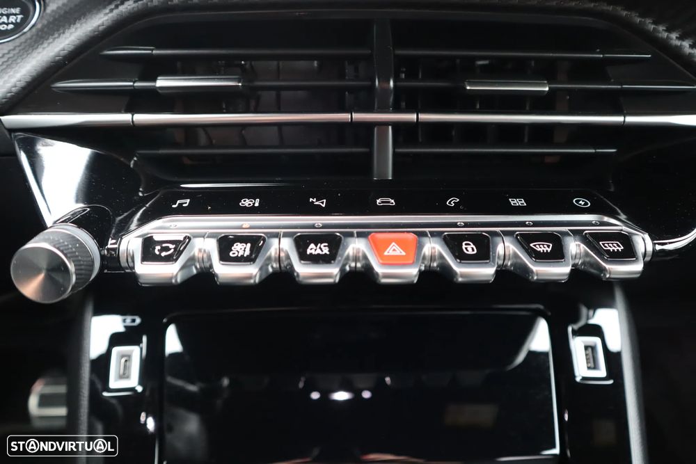 Peugeot e-2008 50 kWh GT - 31