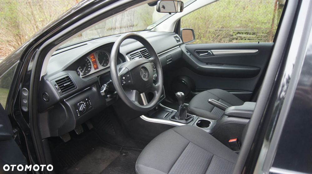 Mercedes-Benz Klasa B 150 Special Edition - 11