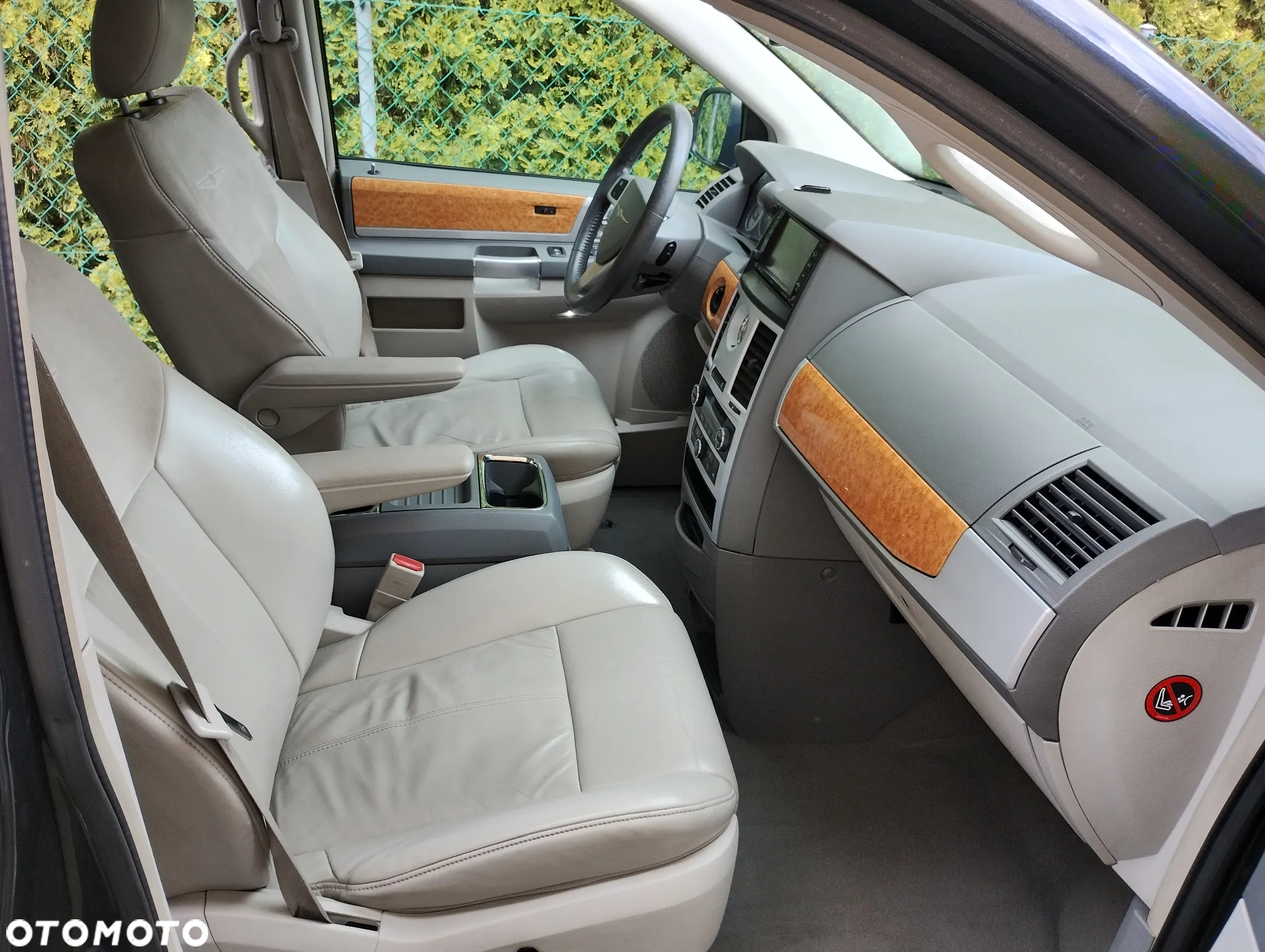Chrysler Grand Voyager 2.8 CRD Limited - 26