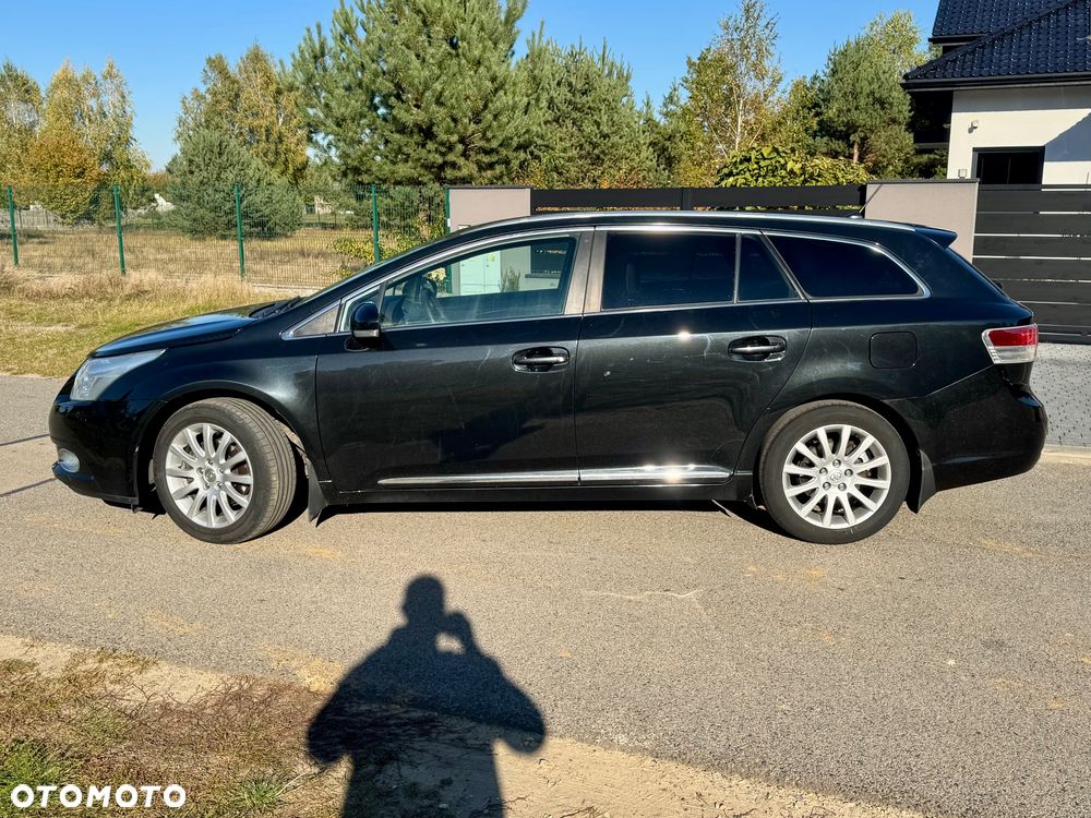 Toyota Avensis 2010 photo 4