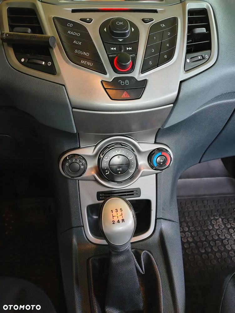 Ford Fiesta - 15