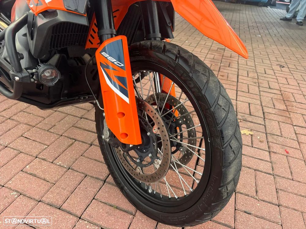 KTM 890 - 2