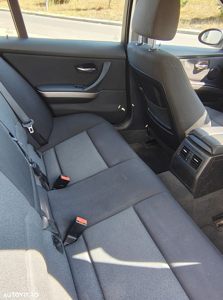 BMW Seria 3 325d - 12