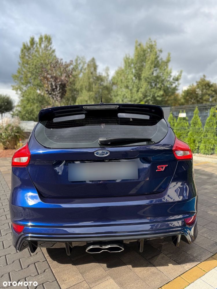 Ford Focus 2.0 EcoBoost ST mit Leder-Exclusiv-Paket - 11