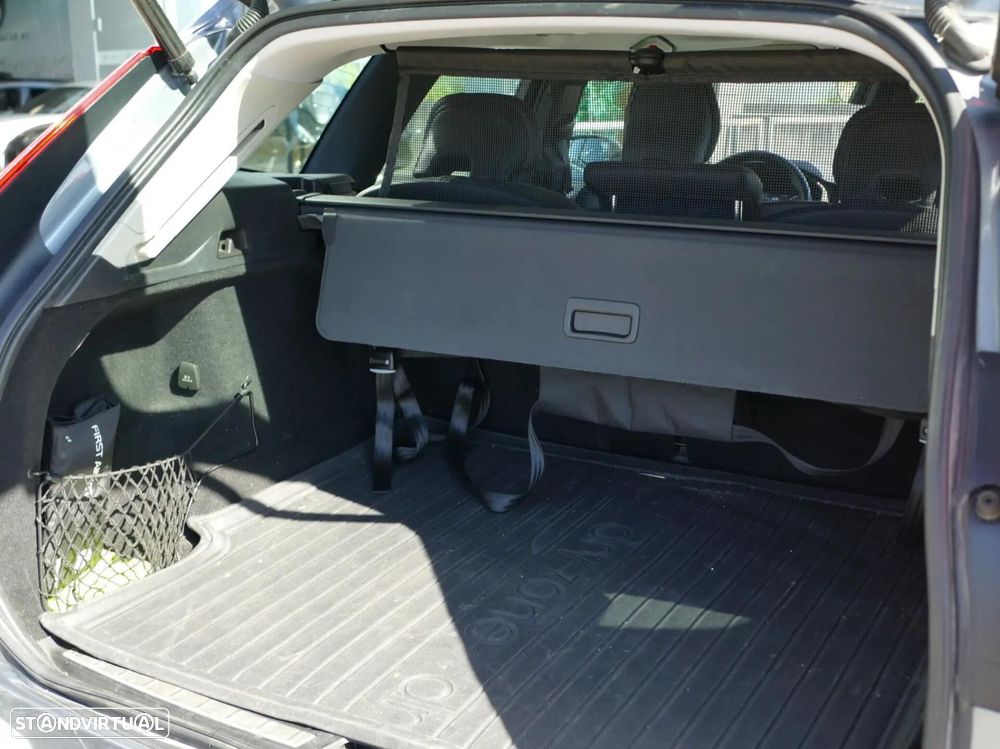 Volvo XC 60 2.0 D4 Momentum Geartronic - 14