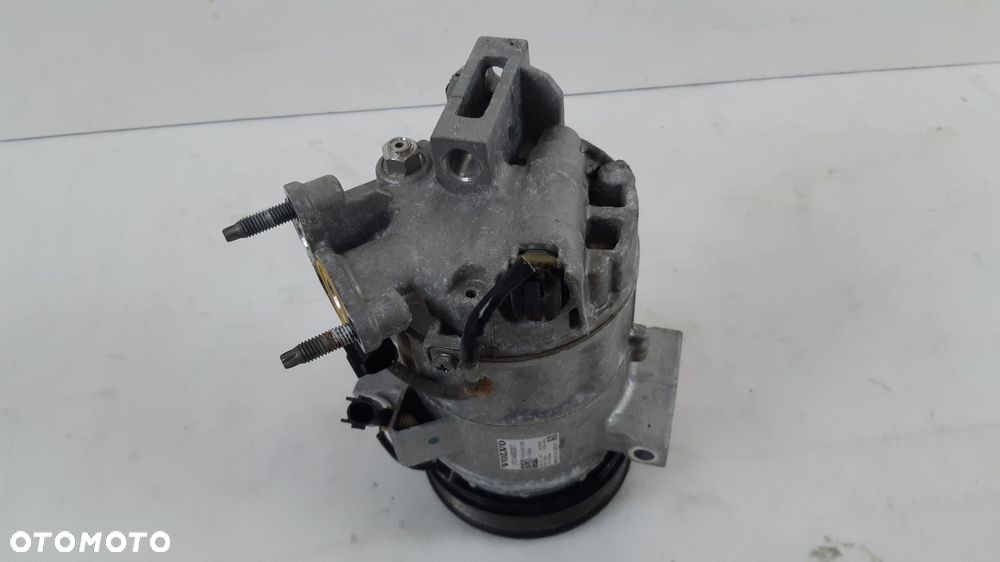 VOLVO V60 II 2.0 D4 SPRĘŻARKA KLIMATYZACJI P31449067 - 4