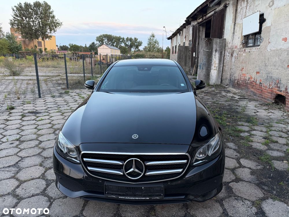 Mercedes-Benz Klasa E 220 d 9G-TRONIC Exclusive - 4