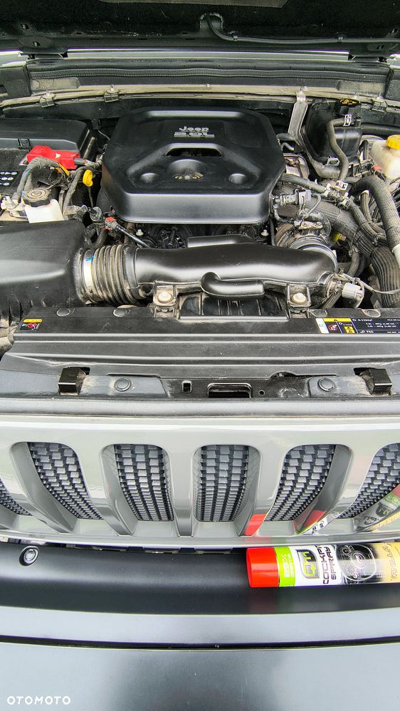 Jeep Wrangler Unlimited GME 2.0 Turbo Sahara - 32