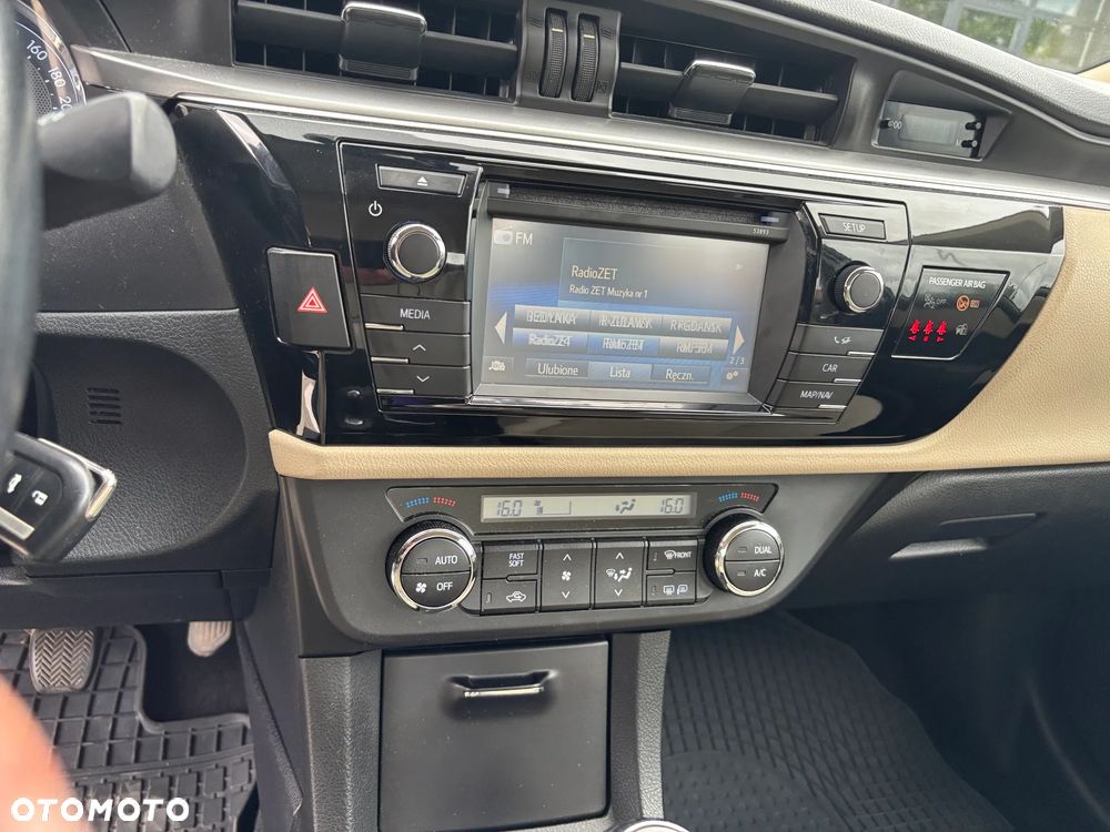 Toyota Corolla 1.6 Premium - 17