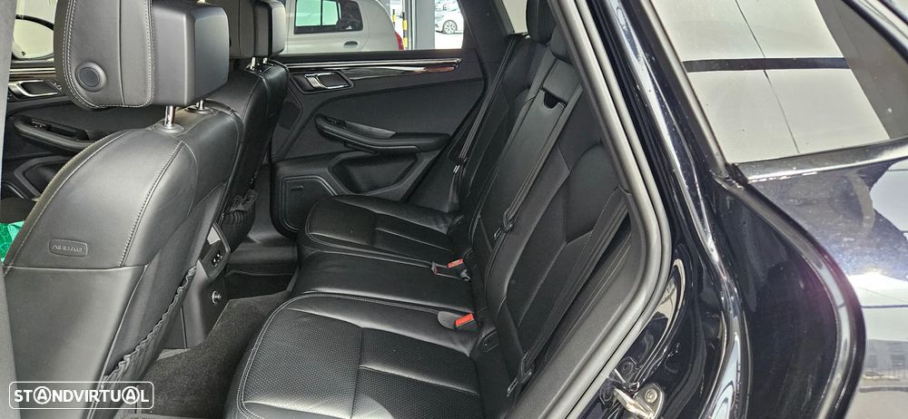 Porsche Macan Turbo PDK - 24