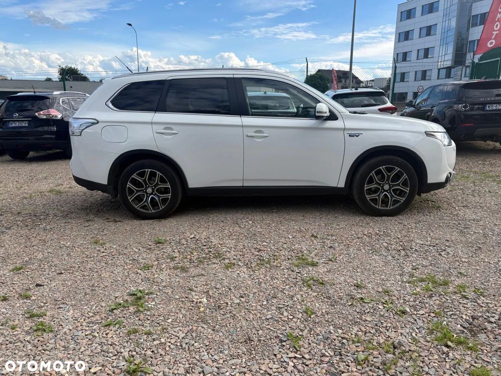 Mitsubishi Outlander 2.0 4WD Plus - 4