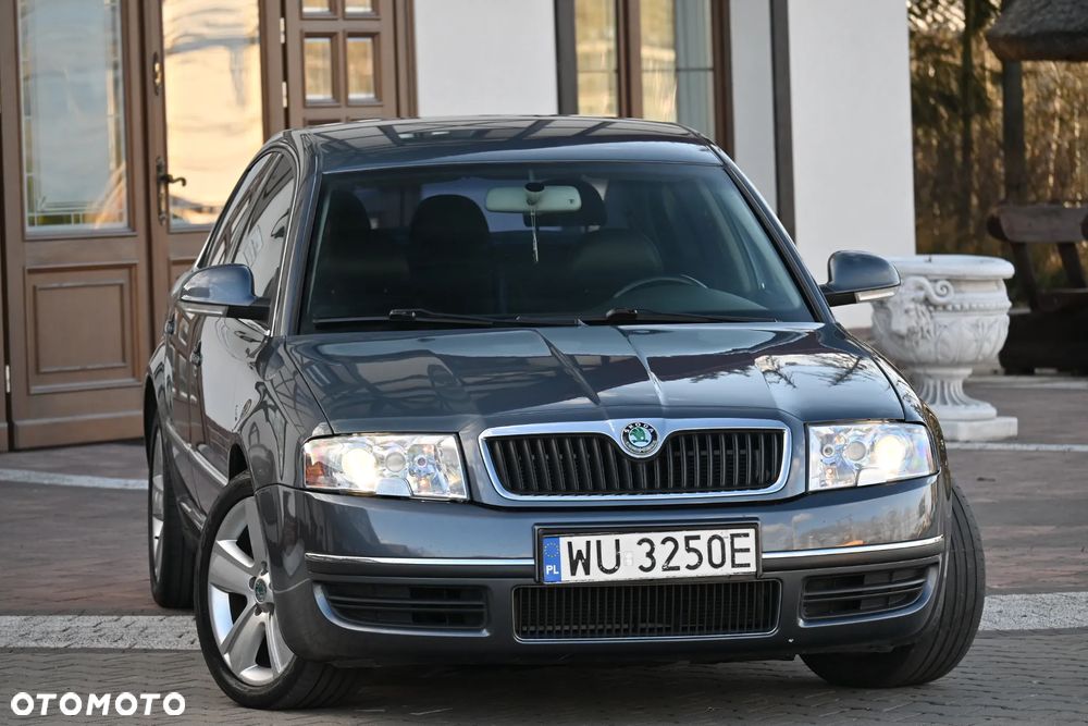 Skoda Superb 2.0 TDI DPF Prestige - 8