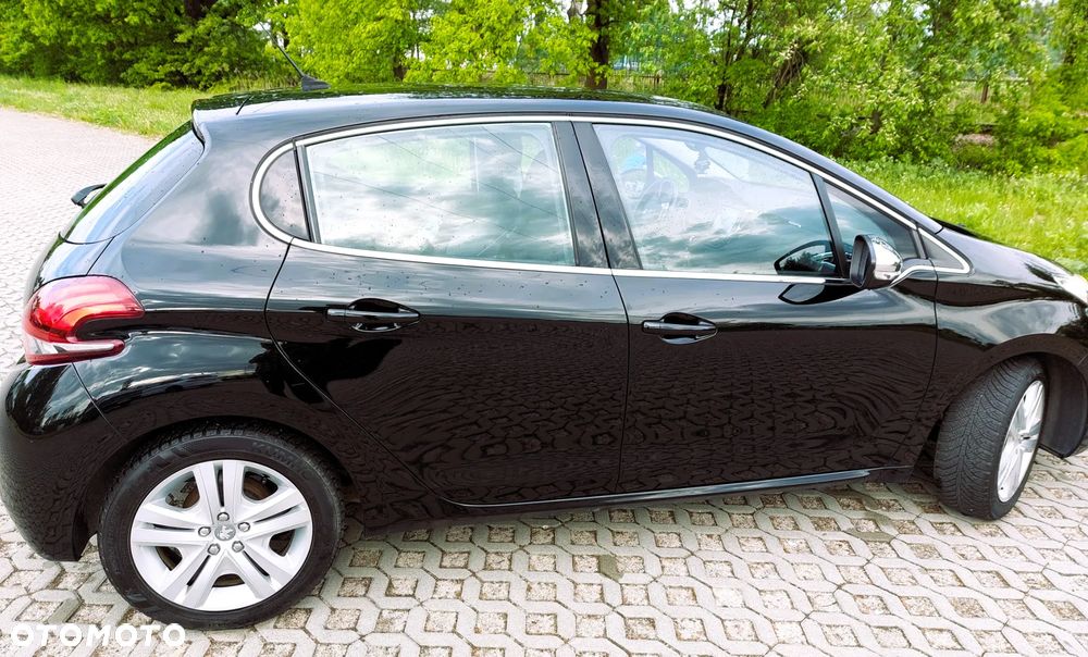 Peugeot 208 PureTech 82 Allure - 19