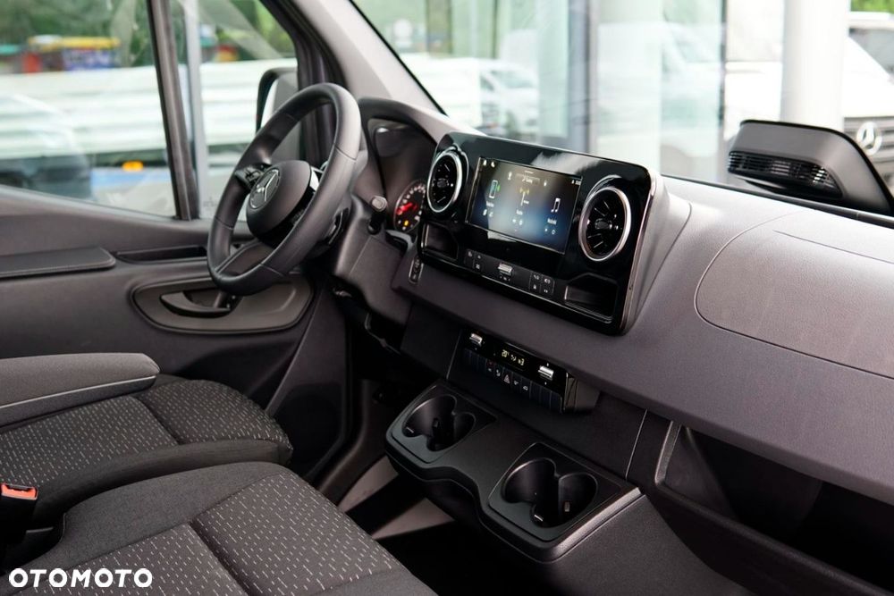 Mercedes-Benz Sprinter - 18
