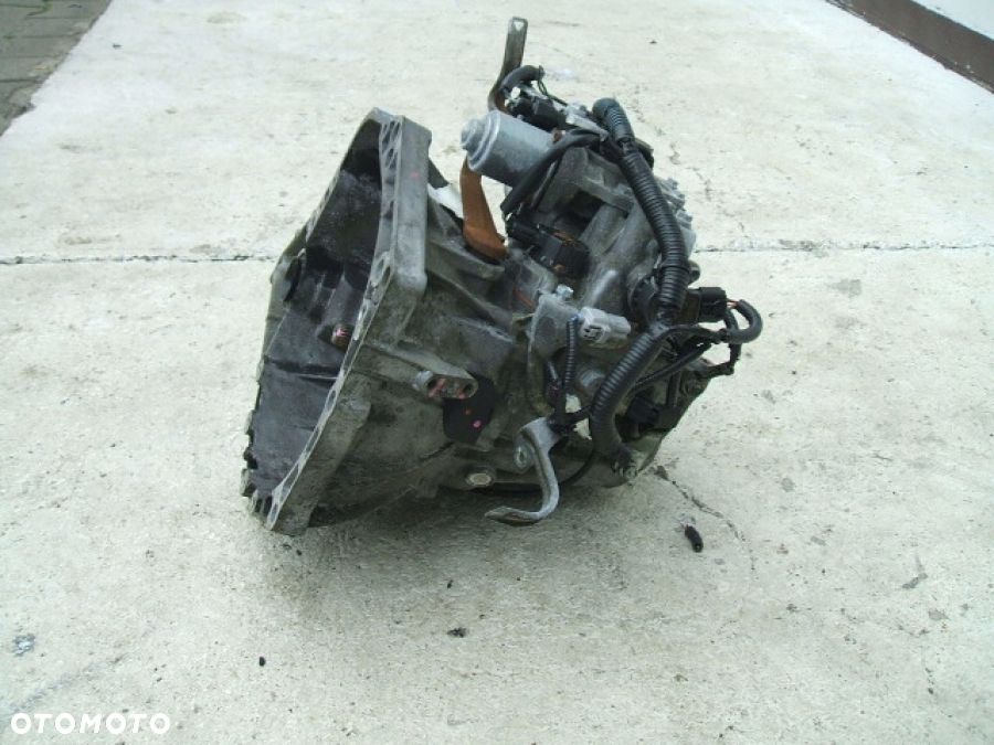 TOYOTA Yaris II AYGO 1.3VVTi SKRZYNIA BIEGÓW 80330711 automat - 2