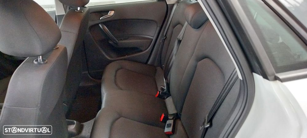 Audi A1 Sportback 1.6 TDI Admired - 6