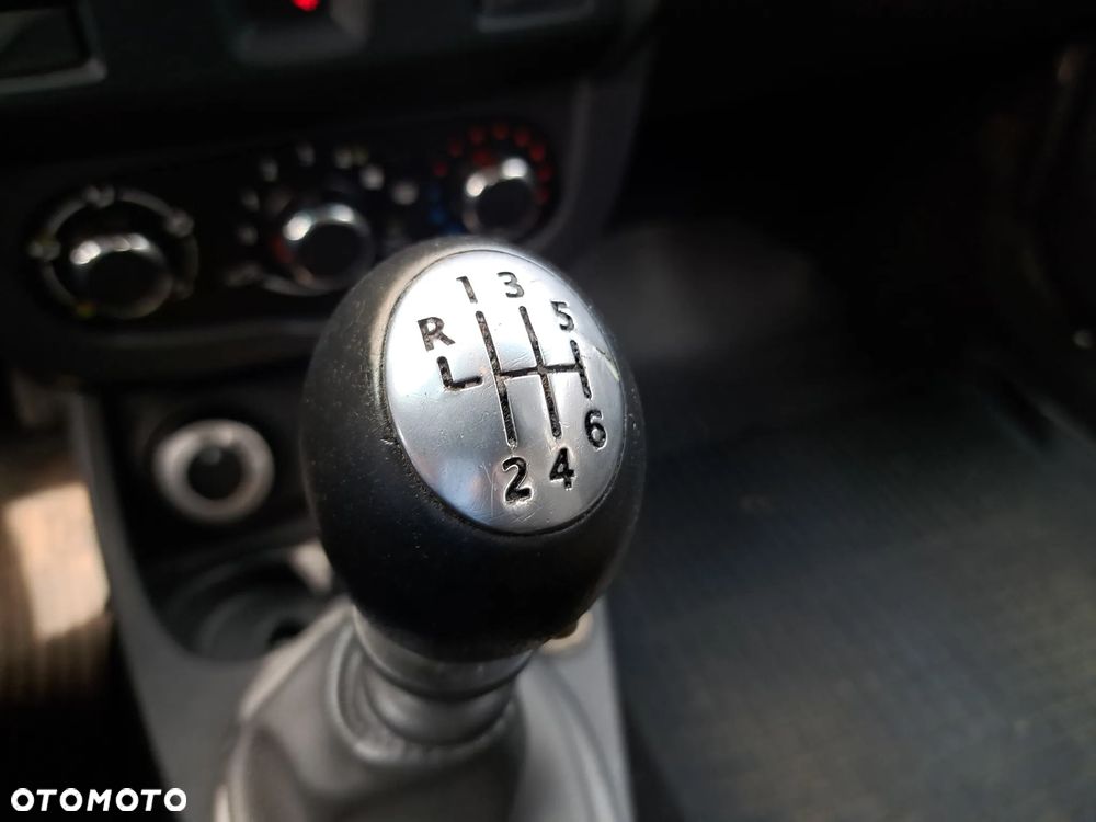 Dacia Duster 1.6 SCe Access S&S - 17