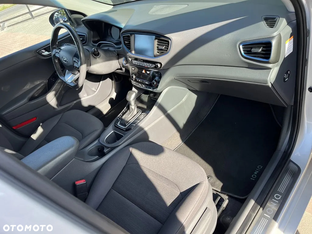 Hyundai IONIQ - 9
