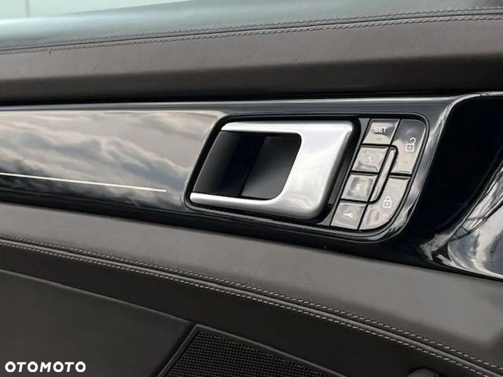 Porsche Panamera - 35