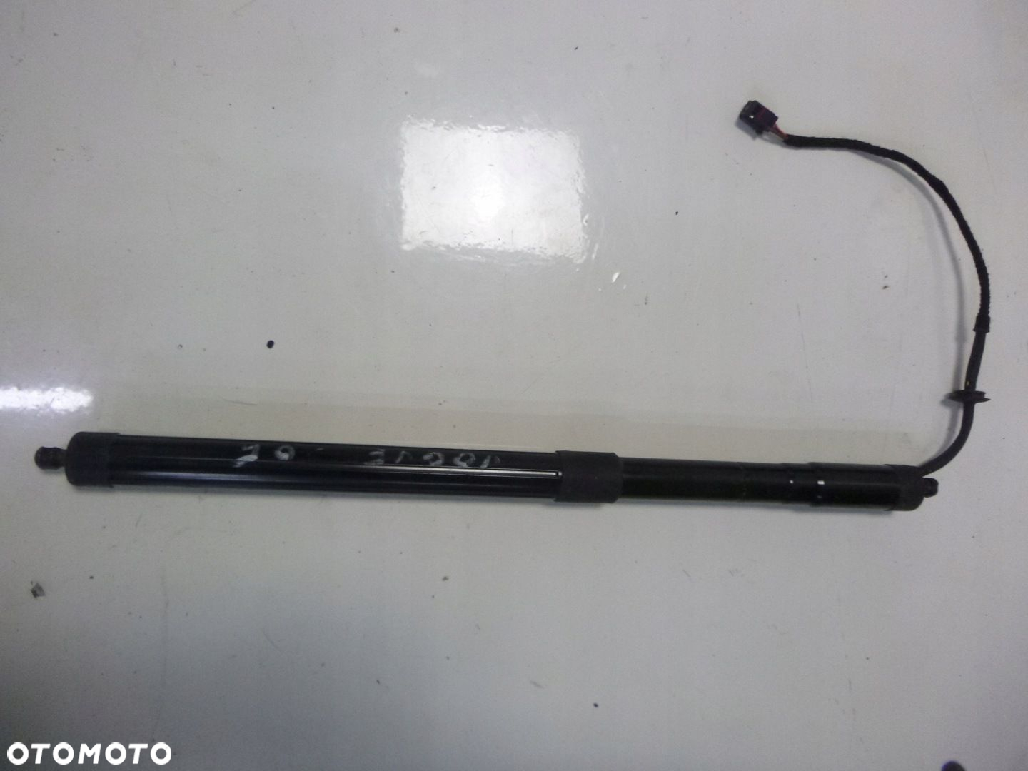 RANGE ROVER VOGUE L405 SIŁOWNIK TELESKOP KLAPY ELEKTRYCZNY - 2