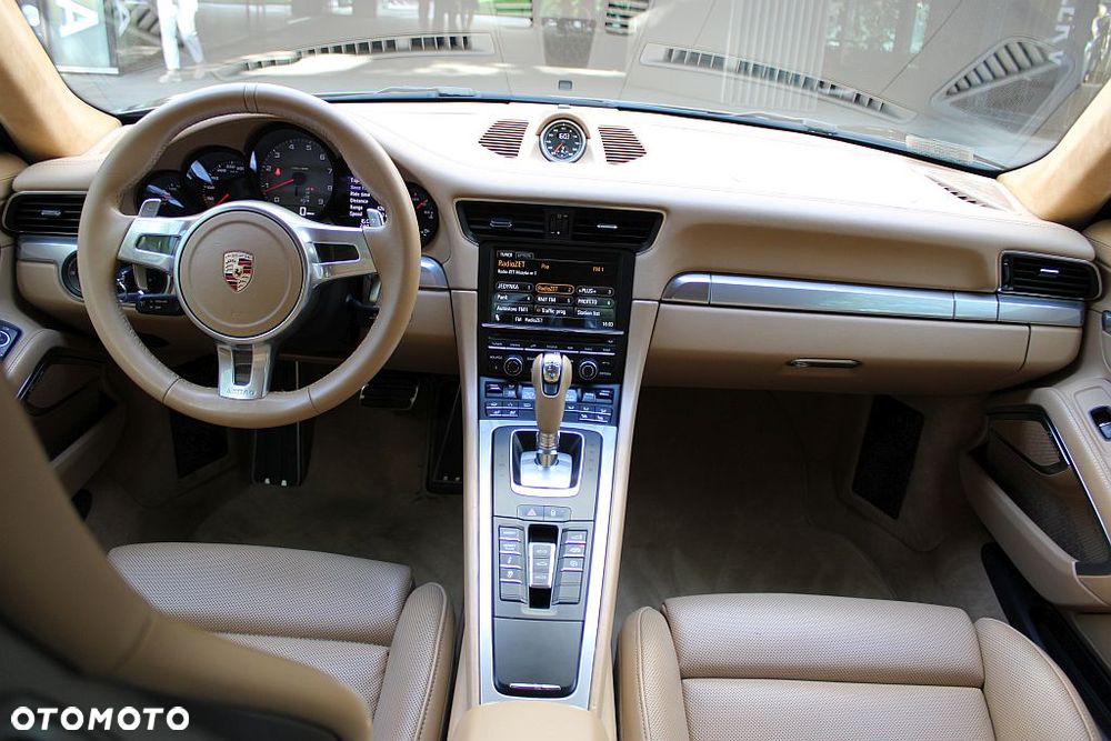 Porsche 911 Carrera S PDK - 18