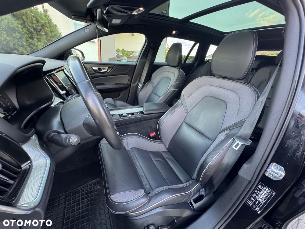 Volvo V60 D3 R-Design - 22