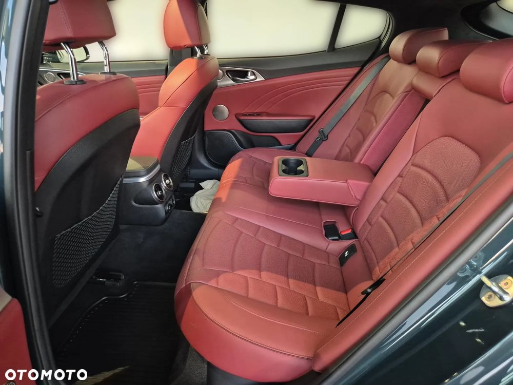 Kia Stinger 3.3 T-GDI V6 GT AWD - 21