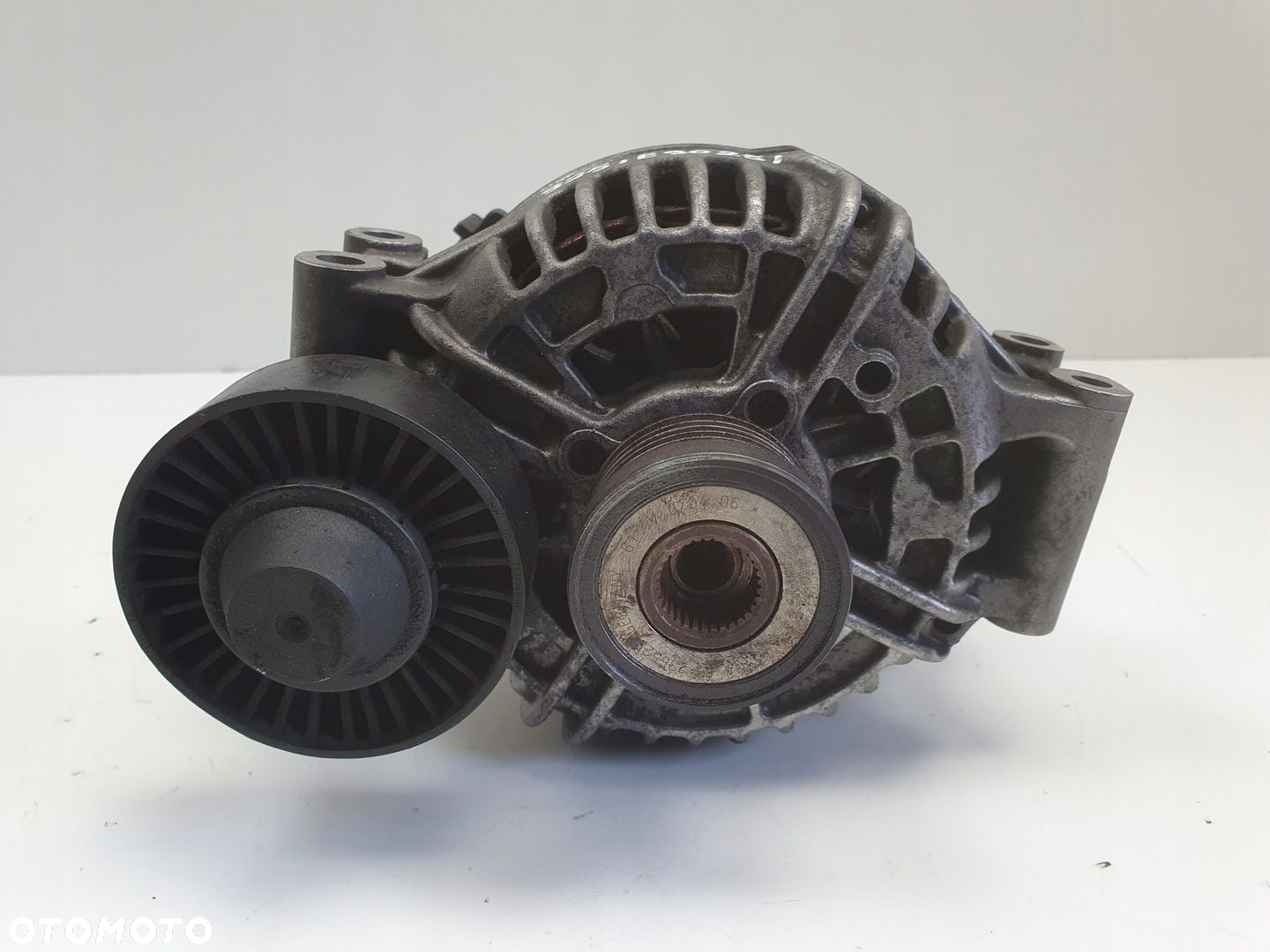 BMW E90 2.5 i ALTERNATOR 0124525083 155A bosch - 3