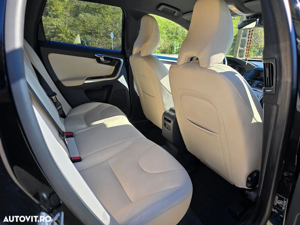 Volvo XC 60 D4AWD Kinetic - 7