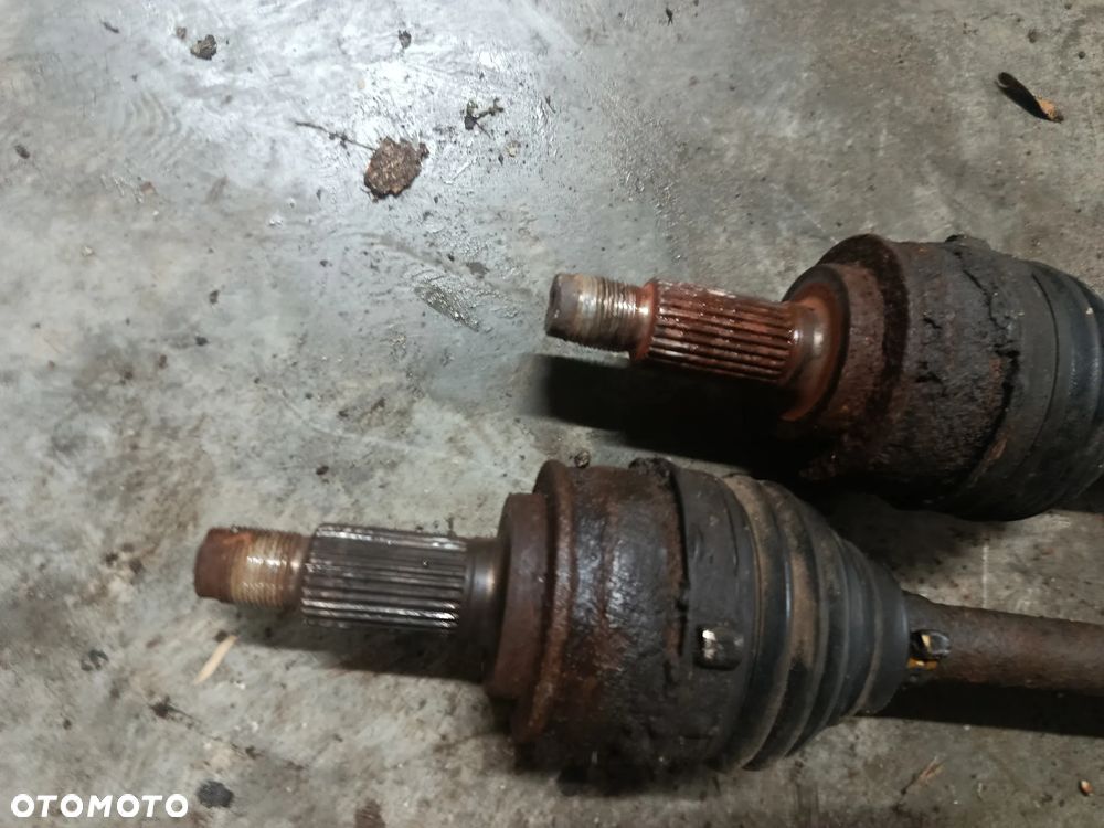 Półosie półoś przód prawa lewa Suzuki Grand Vitara 2 1.6 - 2