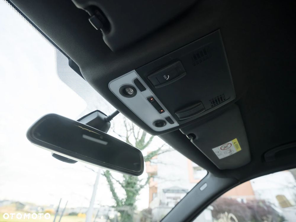 BMW X1 sDrive20d Sport Line - 34