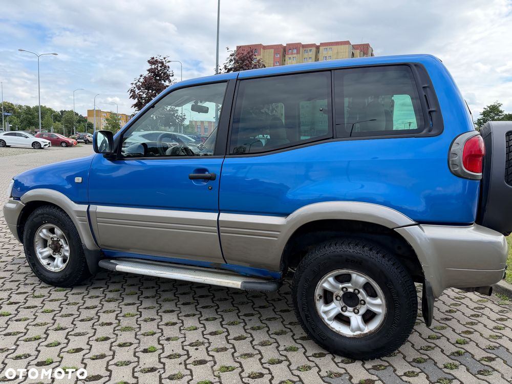 Nissan Terrano 2.7 TDi Luxury - 6