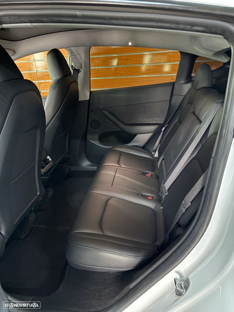 Tesla Model Y RWD - 14