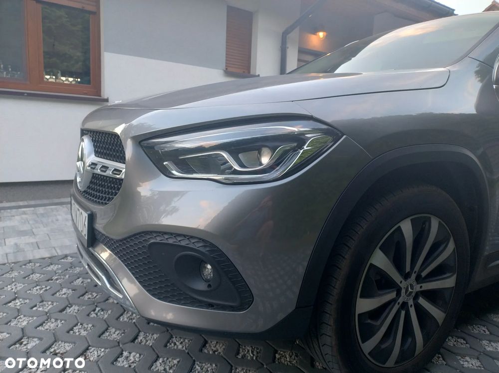 Mercedes-Benz GLA - 38