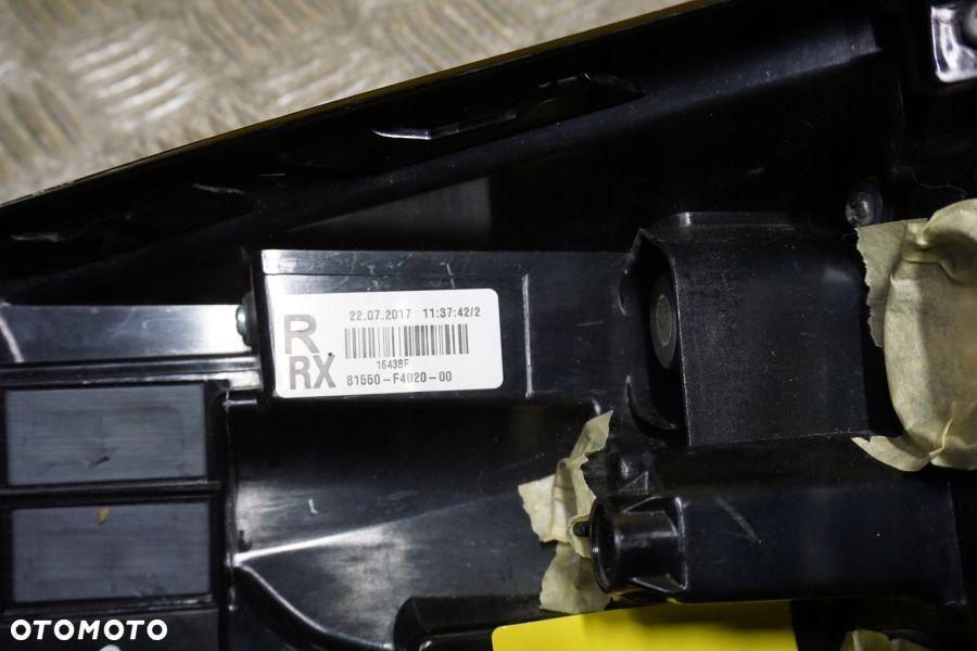 TOYOTA C-HR 2018 2019 2020 - LAMPA TYŁ PRAWA TYLNA USA - 13