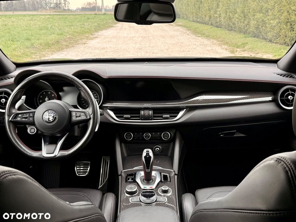 Alfa Romeo Stelvio 2.0 Turbo 16V AT8-Q4 Estrema - 28