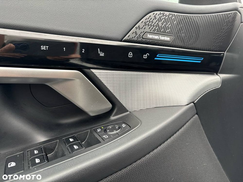 BMW Seria 5 520d xDrive - 22