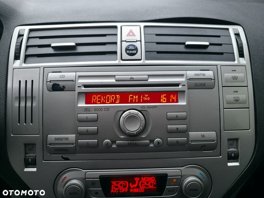 Ford Kuga - 17