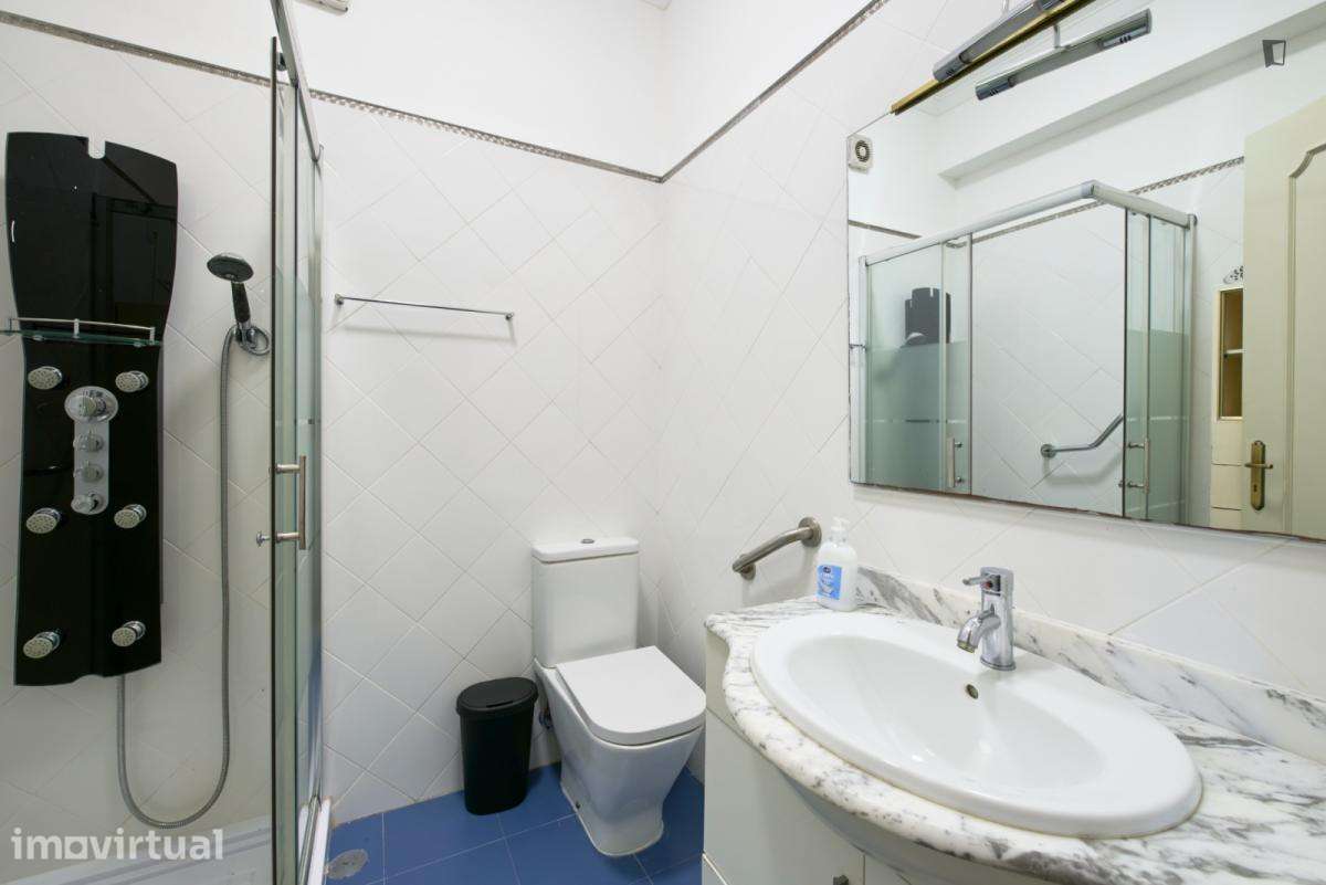 Quarto - localizado em Roma-Areeiro Lisbon - Grande imagem: 3/55