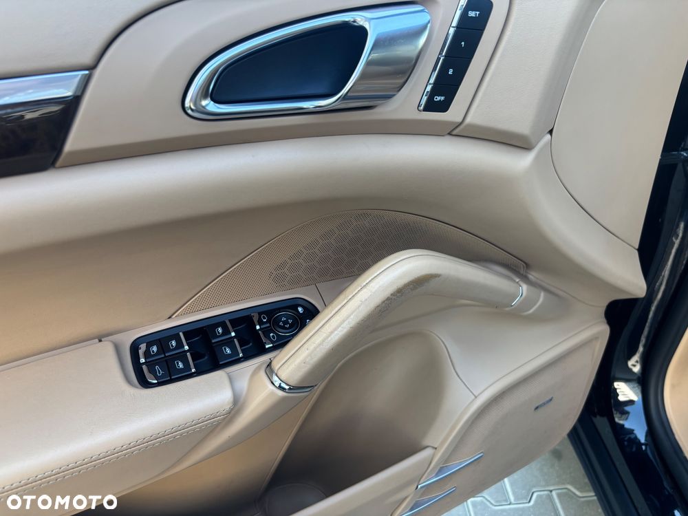 Porsche Cayenne - 19