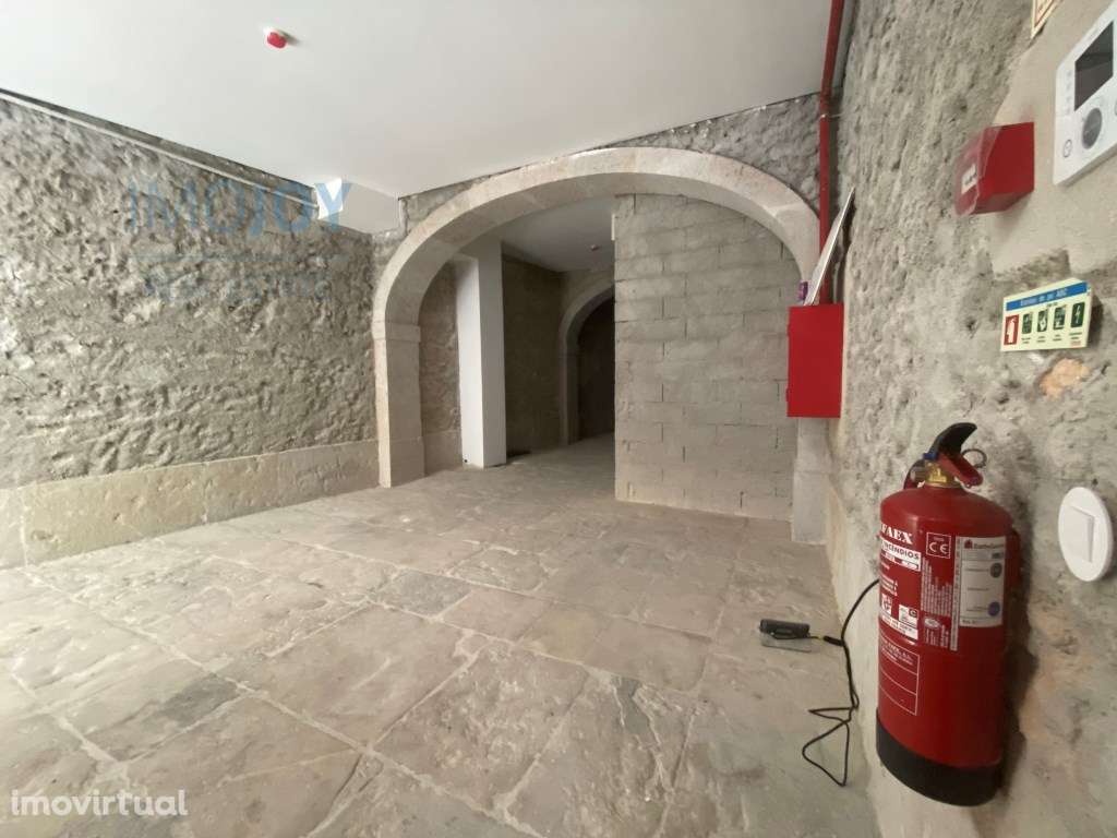 Espaço para converter em Loja Comercial no Coração de Lisboa - Grande imagem: 3/16