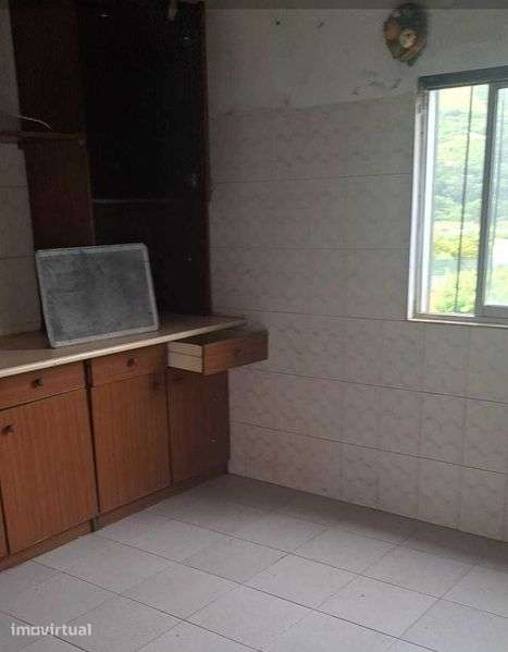 Moradia térrea em Bucelas - Grande imagem: 2/10