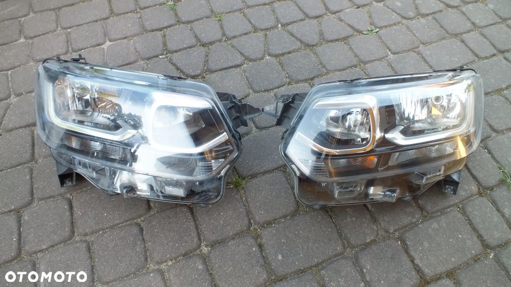 Lampa przednia lewa prawa Fiat Doblo III - 1