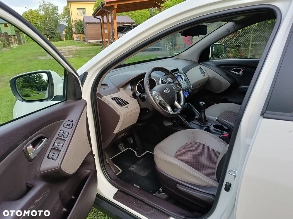 Hyundai ix35 2.0 4WD Premium - 9