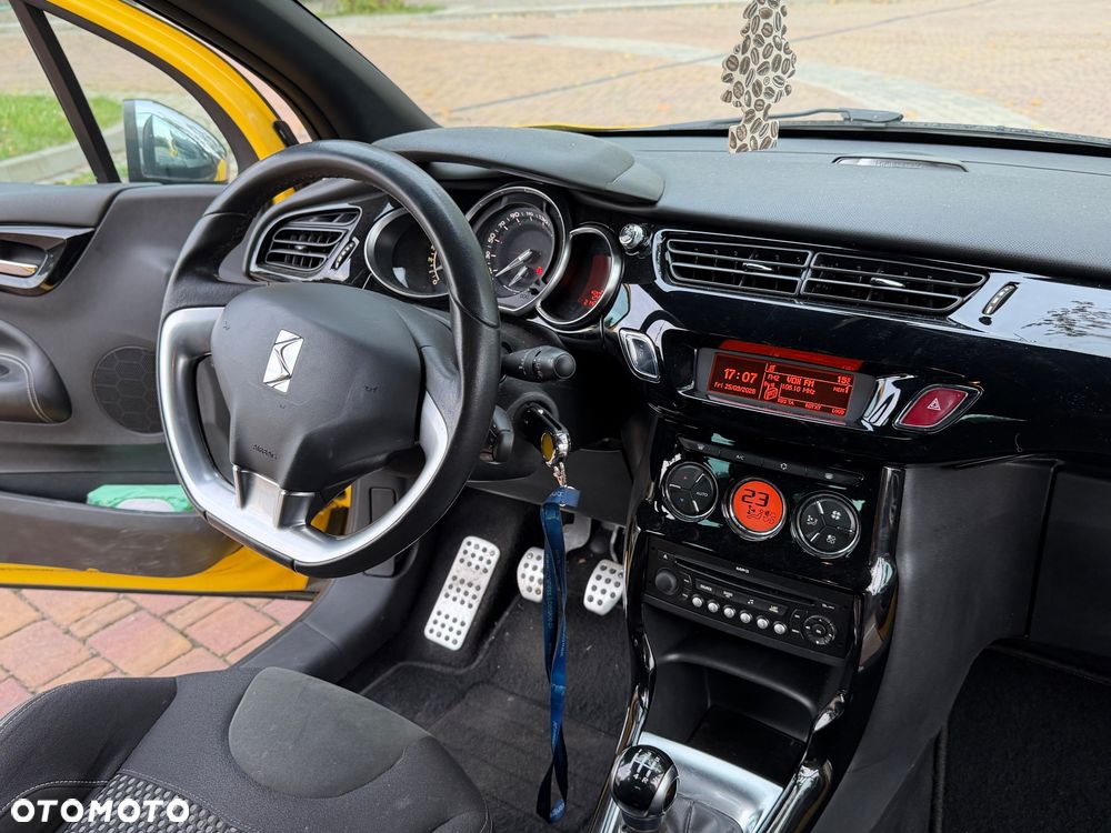 Citroën DS3 1.6 VTi SoChic - 11