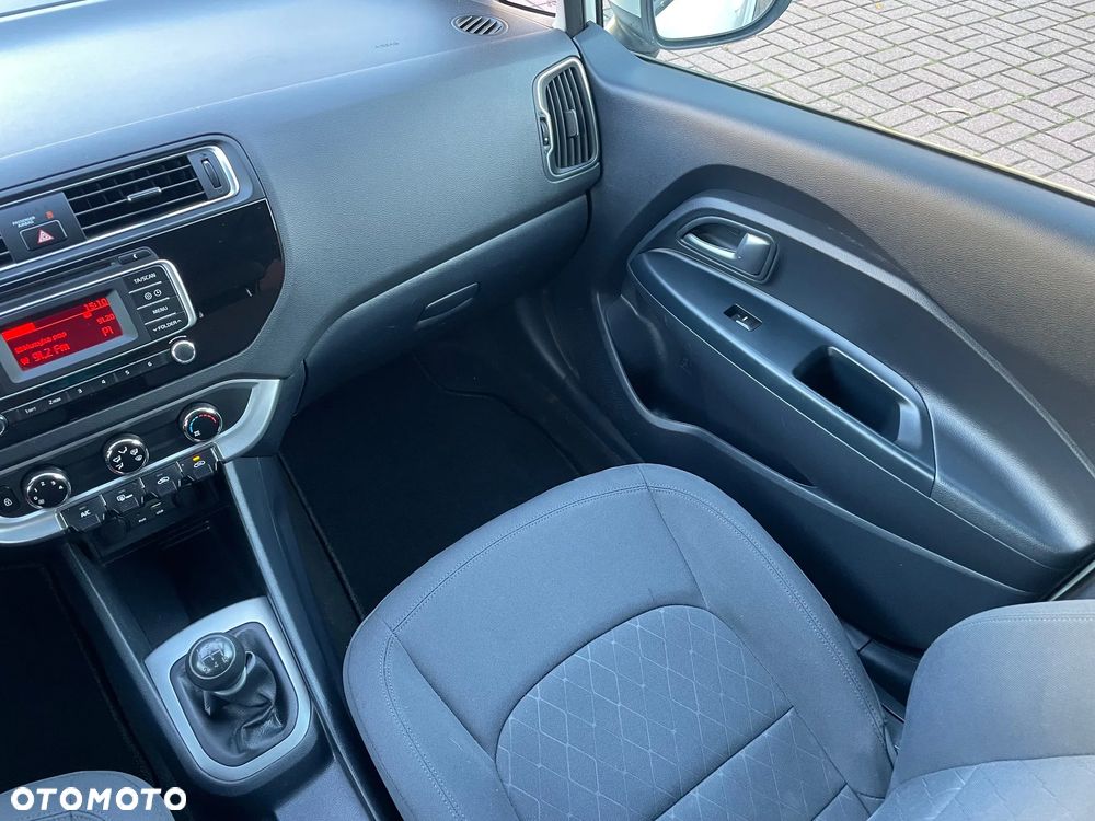 Kia Rio 1.2 Edition 7 - 12